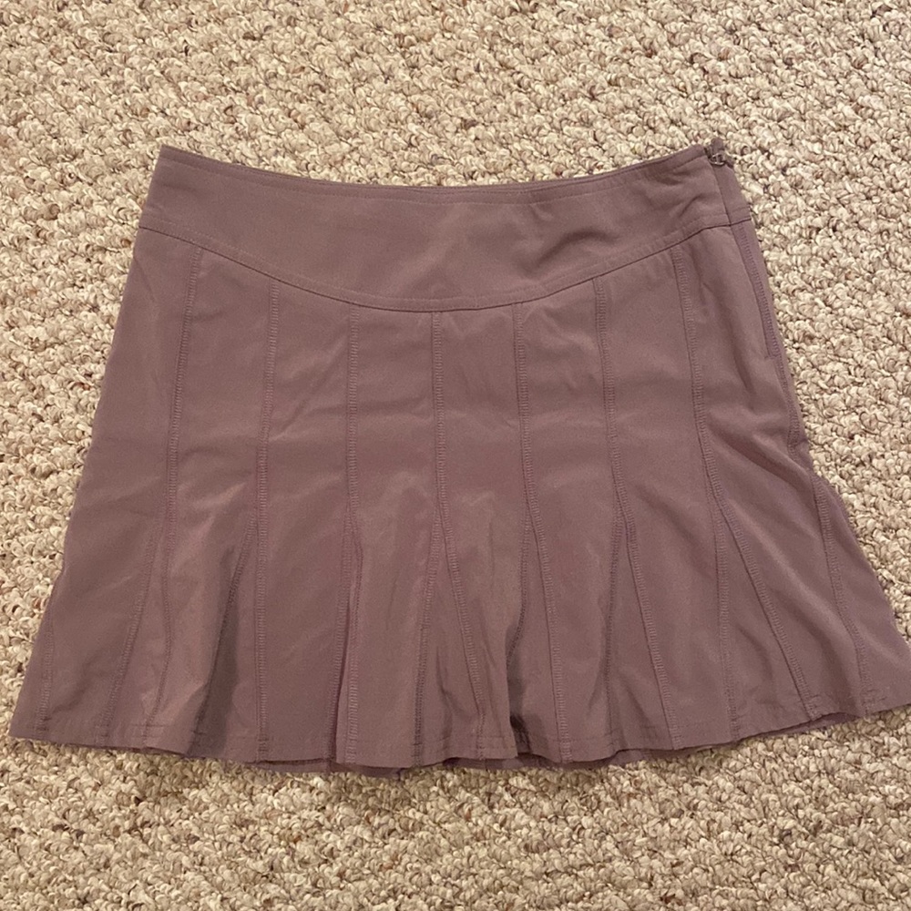 Women’s size 2 Lululemon skort.